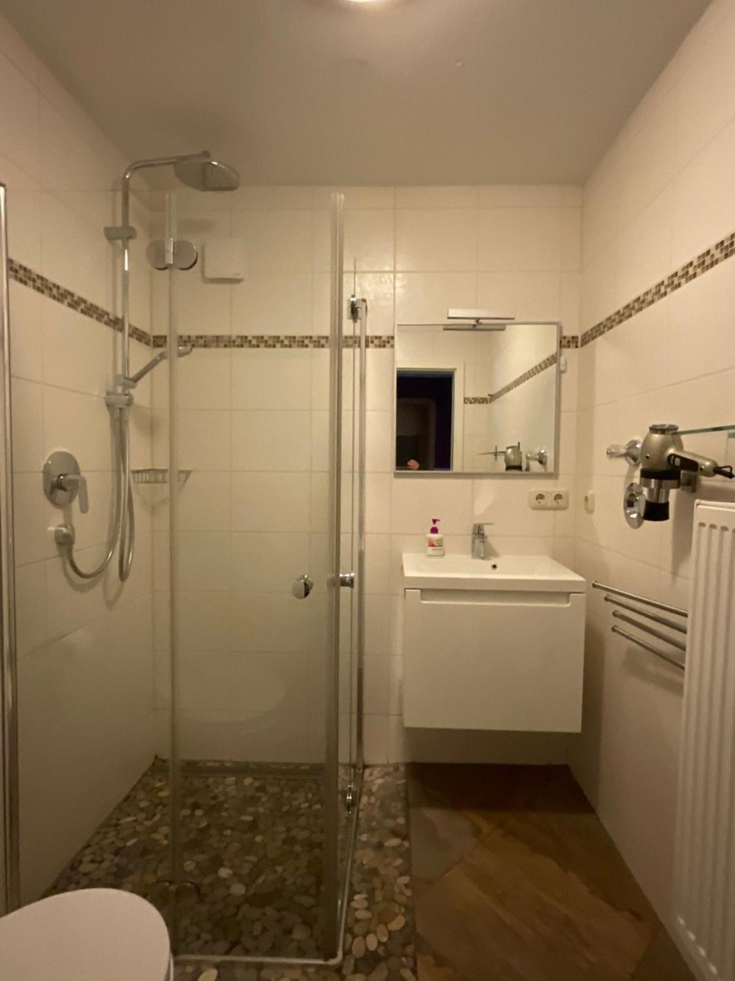 Messe-Apartment, 4 Schlafzimmer, 80 Qm, Garten - 6 Km Zur Messe, Verkehrsguenstig, Ruhig, Parkplaetze Nuremberg Bagian luar foto