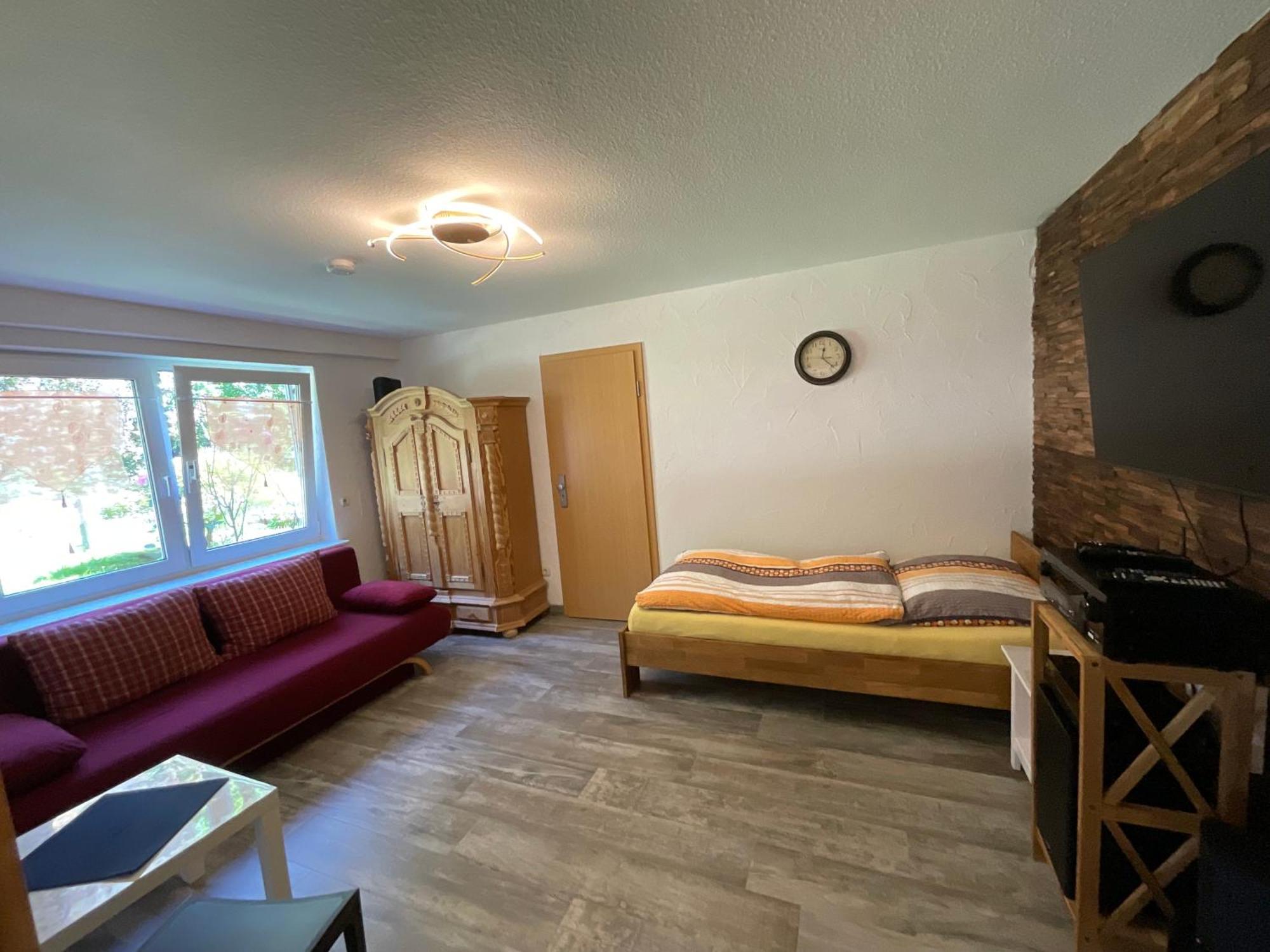 Messe-Apartment, 4 Schlafzimmer, 80 Qm, Garten - 6 Km Zur Messe, Verkehrsguenstig, Ruhig, Parkplaetze Nuremberg Bagian luar foto