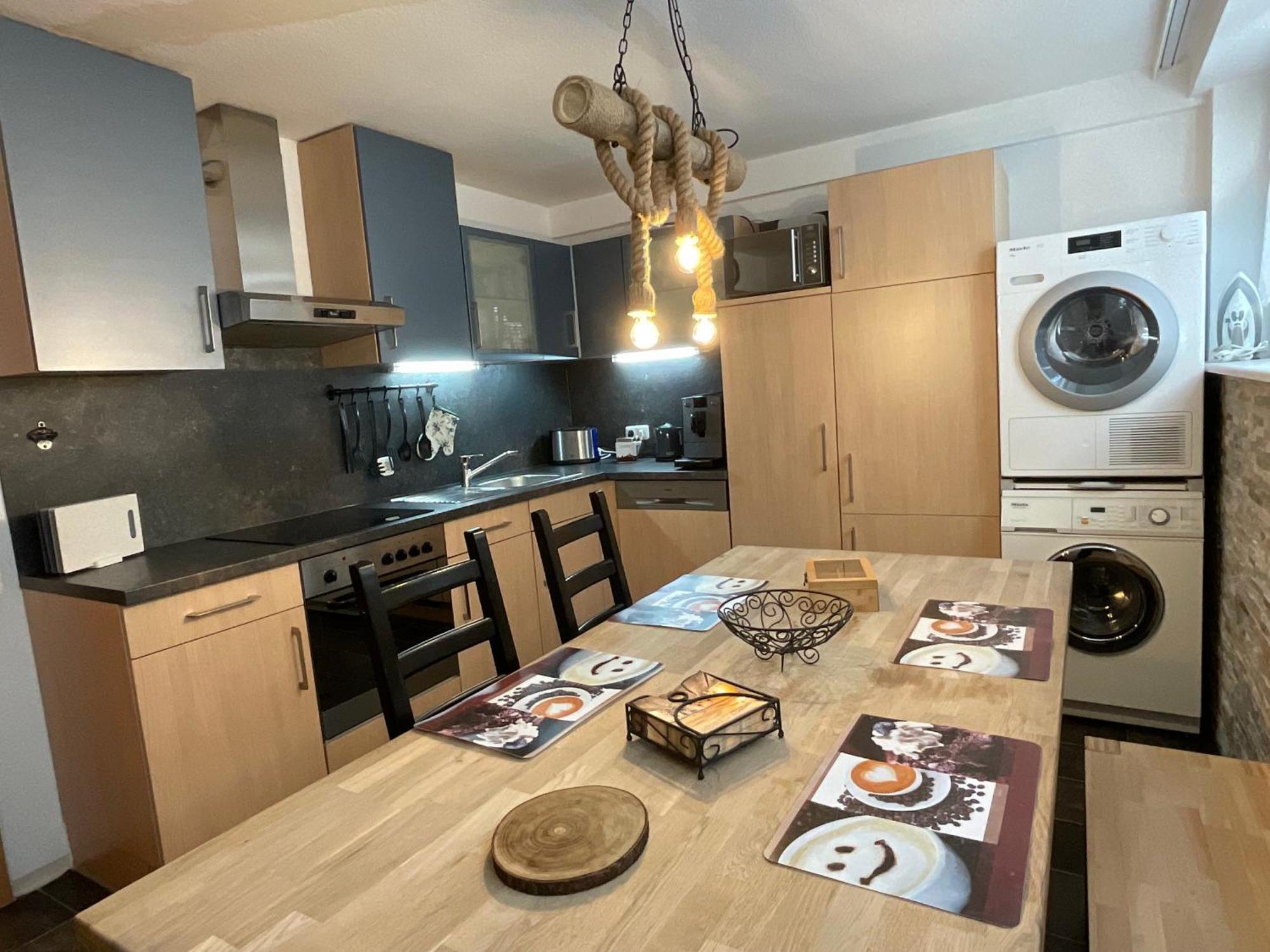 Messe-Apartment, 4 Schlafzimmer, 80 Qm, Garten - 6 Km Zur Messe, Verkehrsguenstig, Ruhig, Parkplaetze Nuremberg Bagian luar foto